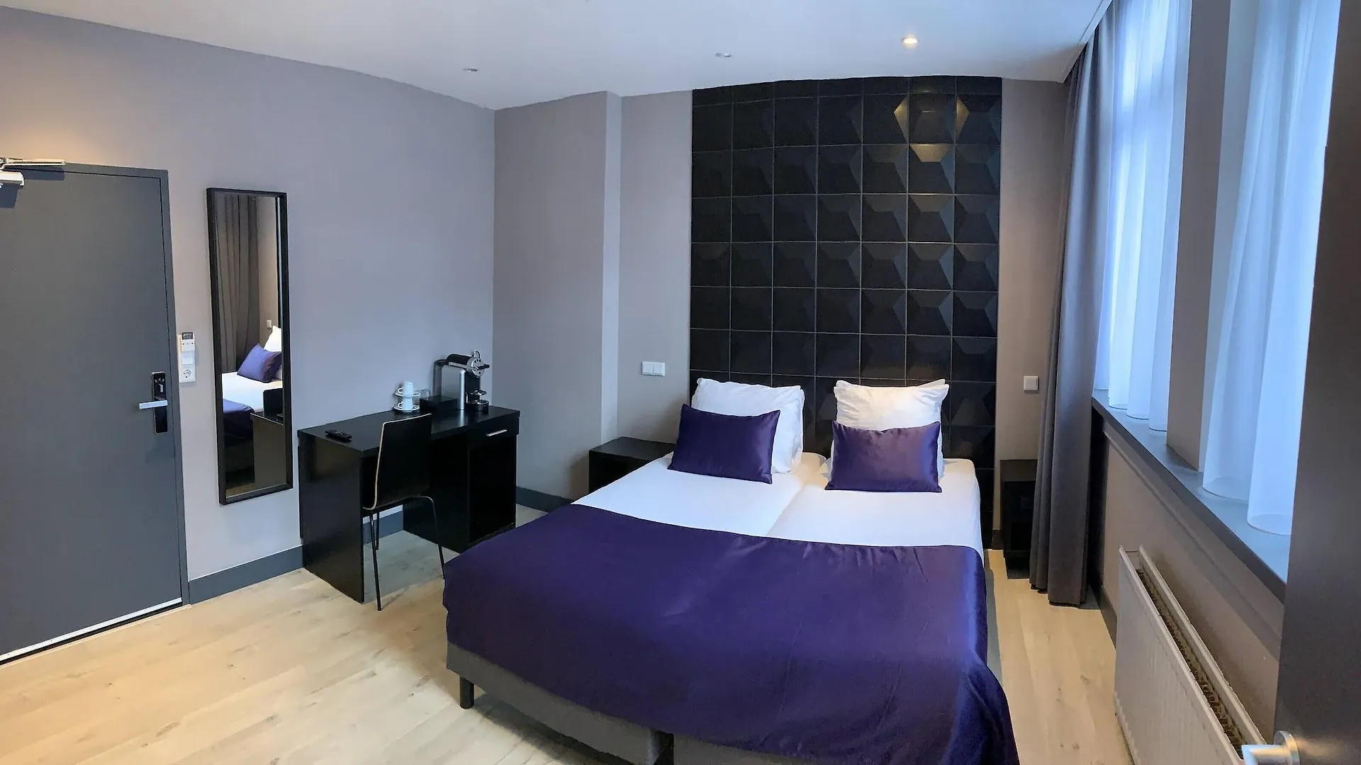 ***  Hotel De Looier Amsterdam Netherlands